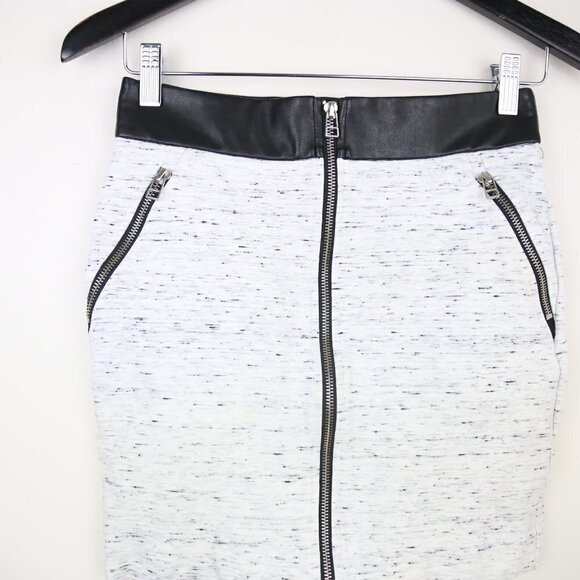 Wilfred Free Aritzia Mini Skirt Size 6 Faux Leather Zip Up Pockets Gray Black - Picture 2 of 5